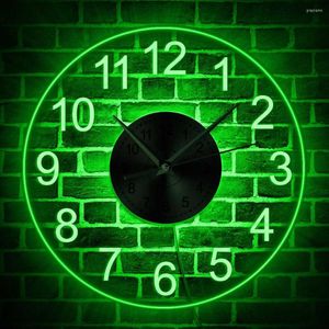 壁の時計は、暗いマルチカラーの照明の装飾でLEDバックライトベッドサイドナイトランプ輝きを備えたモダンなアクリル時計