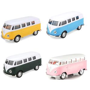 Diecast Model Car 1 32 Busslegering Diecasts Toy Dra tillbaka bilmodeller Metallfordon Klassiska bussar drar tillbaka samlarobjekt för barn gåvor 230617