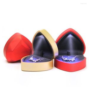 Smyckespåsar LED Light Ring Box Pendant Lagring Bröllop Engagemang Förslag Mini Hjärtform Gift Display Case Organizer