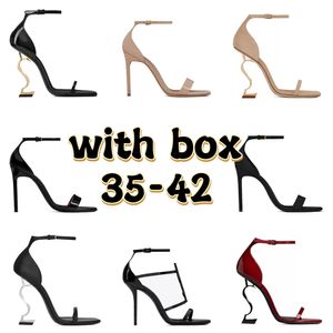 Klasik Tasarımcı Sandalet Opyum High Heels Kadın Açık Toe Stilettos Klasik Metal Mektup Sandalet Moda Modeli Shoelace Kutusu Toz Çantası Boyutu 35-42