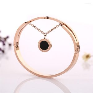 Bangle ZRM Charming Circular Pendant Bracelet For Fashionable Women's Gathering And Shopping Jewelry