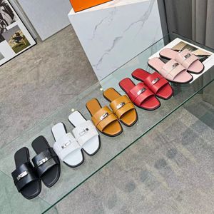 2023 sommer Neue kleine quadratischen kopf hausschuhe frauen oberbekleidung offene spitze lässige mode flip-flops flache sandalen und hausschuhe frauen