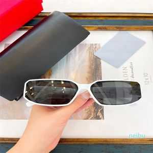 2023 Solglasögon för män Kvinnor Circular Retro Classic Fashion Avant-garde Style Glasögon UV-skydd med låda