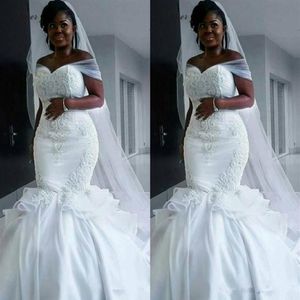 2020 New Cheap South African Plus Size Mermaid Wedding Dresses Off Shoulder Lace Appliques Beaded Arabic Sweep Train Formal Bridal231G