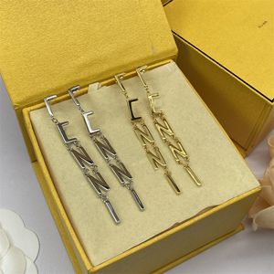 Fashion Designer Earrings Brand Mark Chain Ear Pendants Stud Graceful Versatile Dress Female Formal Gold Silver Earring Cute Sexy Jewelry