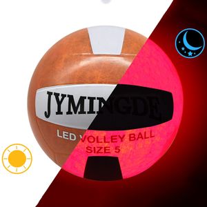 Toplar Karanlık Voleybol Topunda Parlıyor LED Işıklı Kauçuk Voleybol Boyutu 5 Eğitim Topları Su geçirmez Aydınlık Plaj Voleybol Topları 230619