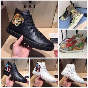 Designer Casual Shoes Men Women Sneakers High Top Casual Shoes Print Embossed Leather Short Boots Luxury Rage Size 35-45 with Box