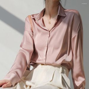 Женские блузки светло -розовая атласная рубашка женская свободная длинная рукава сплошная пуговица вверх женские топы и блузя Элегантная офисная одежда дамы 2601
