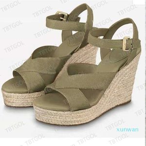 2023 Designer Wedge Sexy Sandals Board Sandal Women Heel Espadrilles Naturalne perforowane cielę skóra wysokie obcasy Lady Slajdes Buty na platformę zewnętrzną