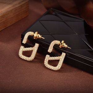 Designer Letter V Metal Logo Earrings Stud Earing Women Tassel Love Internet Celebrity V Earring Female Luxury Pearl Jewelry Orecchini 5645