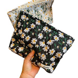 Cosmetic Bags Flower Printed Women Bag Pencil Case Travel Necesserie Floral Cute Makeup Lipsticks Make Up Brushes Storage Pouch 230620