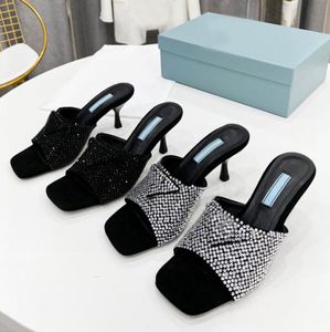 Rhinestones Women's Cat Heels tofflor och sandaler Designer Trianglar Full Drill Open-Toed Party Sexiga tofflor Casual Crystal Beach Sandals