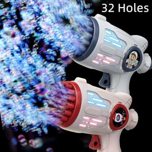 Kum Oyun Su Eğlencesi 32 Delik Çocuklar Bubble Gun oyuncakları Led hafif astronot şekli elektrikli otomatik sabun baloncukları çocuklar için açık oyuncaklar hediyeler R230620