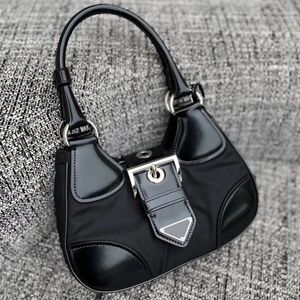 Top quality lady 7 colors Genuine Leather half moon handbag Womens Hobo clutch Designer travel bags Stuff Sacks Shoulder bags luggage bag men Wallets cross body totes