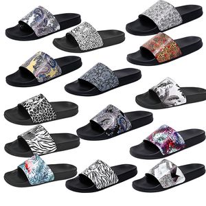 Designer Men Slippers Sandals Home Outdoor Anti-Odour Slide Bathroom Anti-Slip Slipper Luxury Brand Casual Shoes Hand-Painted Print Beach Shoes Size 38-46