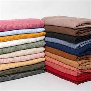 Schals Hohe Qualität Falten Baumwolle Schal Crinkle Hijab Schal Große Größe Weibliche Plain Stirnband Muslimischen Turban Quaste Pashmina