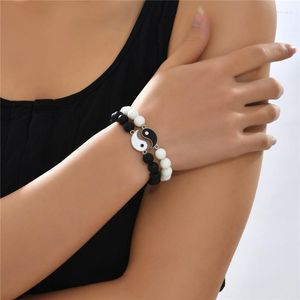 Charm Armband Classic Natural Stone Pärlade armband Vit och svart Yin Yang Taichi Bagua Charms för män Kvinnor Friend Jewelry