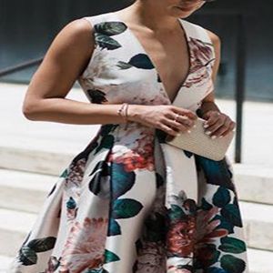 2023 Sommer Burst Kleid weibliche Mode unabhängige Station V-Ausschnitt Mode Druck Kleid