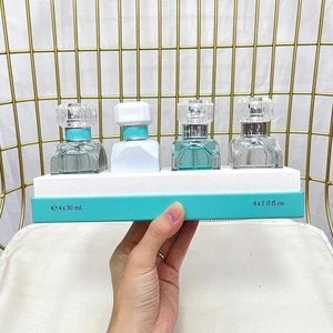 23 yeni lüks marka kadın parfüm 30ml 4pcs 3pcs set eau de parfum uzun süreli koku edp kadın kolonya sprey 4