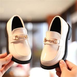 Athletic Outdoor Kids Shoes Pu Leather Boys Girls Casual Sneakers Mjuk bekväm barnklänning Sko Retro Loafers Toddler Baby First Walkers