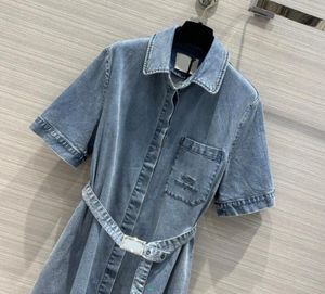 Ny klassisk casual 2024s Women Denim Dresses Sexy Lady Letters Print Dress Summer Short Sleeved kjolar Single Breasted Long kjol med bälte