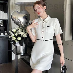 Vestidos casuais básicos estilista Marca de luxo vestido miu Secagem rápida slim Minissaia feminina Vestido evasê Moda vestidos de manga curta Roupas femininas americanas MTE9