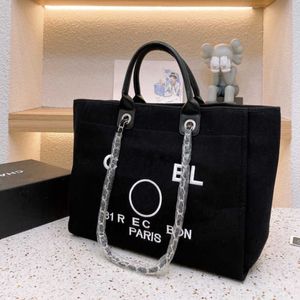 Bolsas de mão luxuosas femininas Bolsa de praia Marca Ch Bolsa bordada Cadeia de lona Mochila de noite Bolsas femininas Pérola Grande Compras Mochilas pequenas de grife 8gjh