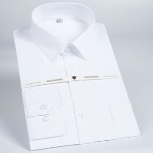 Herrklänningskjortor Herrarna Lång ärm Standard-passform Solid Basic Dress Shirt Patch Single Pocket Högkvalitativ formell Social White Work Office Shirts 230620