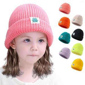 Berety jesienne zimowe czapki na dziecko 0-3 lata 8 stały kolor dla dzieci elastyczna czapka z maską z uroczą kreskówkową żabą etykieta ciepła przypadkowa