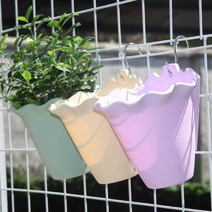 Planters POTS Flowerpot Breattable Ruffled Edge Plant Plastic Wallmontered Plant Pot Decorative återanvändbar blomkruka för utomhus R230621