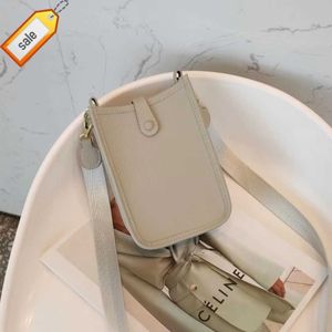 Kvinnors toppdesigner axelväskor crossbody väska på mini texturerat läder mobiltelefon väskor nya mode multifunktionella mini messenger väska fabrik direkt försäljning