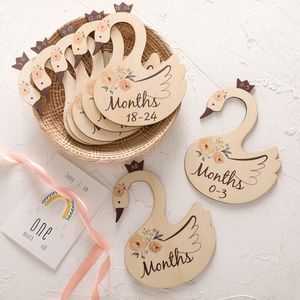 Keepsakes Born 24 Months Baby Closet Dividers Wooden Cartoon Swan Nursery Clothes Organizers Wardrobe Monthly Growth Recording Cards 230620