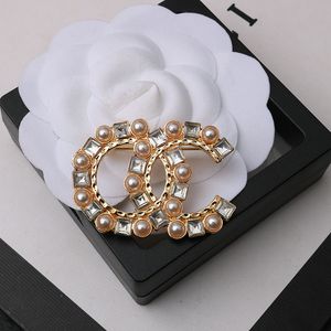 20 stile famoso design marchio S spilla donne eleganti strass perla lettera spille vestito pin moda decorazione gioielli accessori