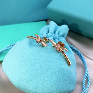Neue Mode Luxus -Hölzer Ohrring Diamond Tiffass und CO Ohrringe für Frauen Engagement Designer Schmuck Geschenk Senioren Hochzeitsgold Ohrring mit blauen Taschen