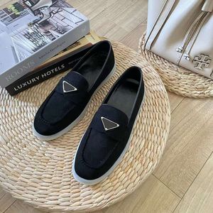 Mode män kvinnor loafers casual skor kant löpande sneakers Italy populära elastikid låg topp svart beige onyx harts mocka designer casuals walk sportskor EU 35-44