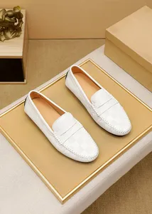2023 män designer klänningskor klassiska mockasins glid på casual loafers manliga varumärke kontor bröllop promenad lägenheter storlek 38-44