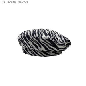 Fashionabla Street Zebra tweed basker Autumn Winter Men's and Women's Hat Fashion Spice Girl Personality Retro Painter's Hat