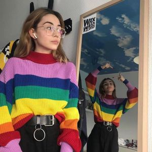 女性のTシャツMonmoira Turtleneck Rainbow Striped Insセーター