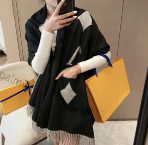 Fashion Designer Scarf with Geometric Patterns Winter brand Letters Print Cashmere Scarves for Women Warm Plaid Cotton Shawl Wraps Size 180x65cm no box