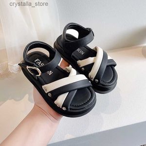 Farblich passende Mädchen-Kind-Sandalen für Kinder, Mädchen-Schuhe, Kinderschuhe von 2 bis 5, dicker Boden, Kreuz, vielseitige Jungen-Sandale L230518