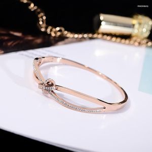 Pulseira YUN RUO 2023 Simples Chic Moda Cristal Bowknot Rosa Ouro Cor Titânio Aço Jóias Mulher Presente de Aniversário Nunca Desvanece