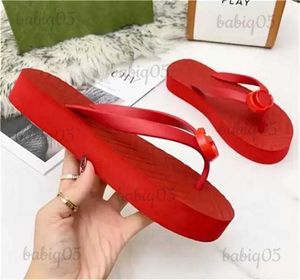 Slippare Fashion Outdoor Designer Ladies Flip Flops Simple Youth Slides Moccasin Shoes Lämpliga för vårens sommar- och hösthotell Shops andra platser Babiq05