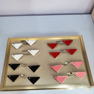 Hot Styles Copper Material Triangle Hair Clips Fashion Women Girl Design Brand Letter Barrettes Solid Color Summer Outdoor Vacation Hairpin HairJewelry Accessory