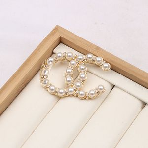 Spettaci a doppia lettera di 20style Designer Domande da donna Eleganti Accessori per gioielli in metallo per la spilla per pera di alta qualità di alta qualità