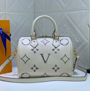 Tasarımcı Crossbody Bag Yüksek Kaliteli Louiseitler Orijinal Deri Yastık Şeklinde Viutonits Omuz Çantası Moda Kabartmalı Büyük Boyutlu Mektup Çanta Klasik Sak Tote Çanta