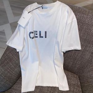 Erkek Tişörtleri T-Shirt Moda Erken İlkbahar Perçin Mektubu Yuvarlak Boyun Erkekler ve Erkekler İçin Kısa Kollar Çiftler Üstü