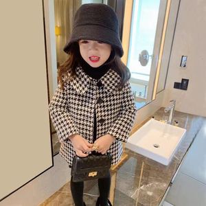 Coat Smittbarnflickor Söt jacka Ytterkläder Plaid Mönster Girl Coats Kids Casual Children's Jackets Winter Autumn Clothing 2 7 år 230620