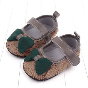 Designer Baby First Walkers Fashion Luxury Boys Girls Sneakers Bowknot Anti Slip Infant Prewalker Shoes Kids Shoes Sandals