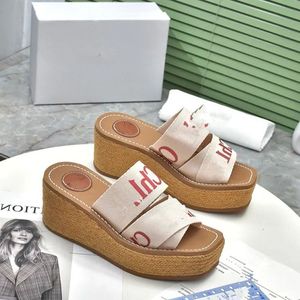 märke sandaler designer sandaler kvinnor sandaler toffles drag designer casual tofflor flip-flops lyx tofflor sandaler inomhus och utomhusskor