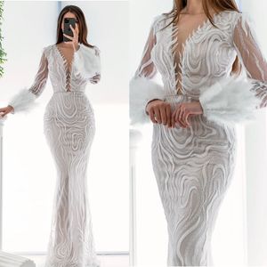 Glamoroso Vestidos de Baile Sereia Decote em V Listras Candidatos em Tule Penas Manga Comprida Zíper Até o Chão Custom Made Vestido de Festa Plus Size Vestido De Noite